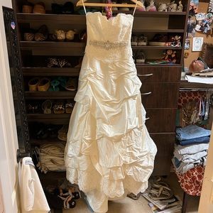 Paloma Blanca Blue Bird of Toronto Limited ivory wedding dress, lace, satin